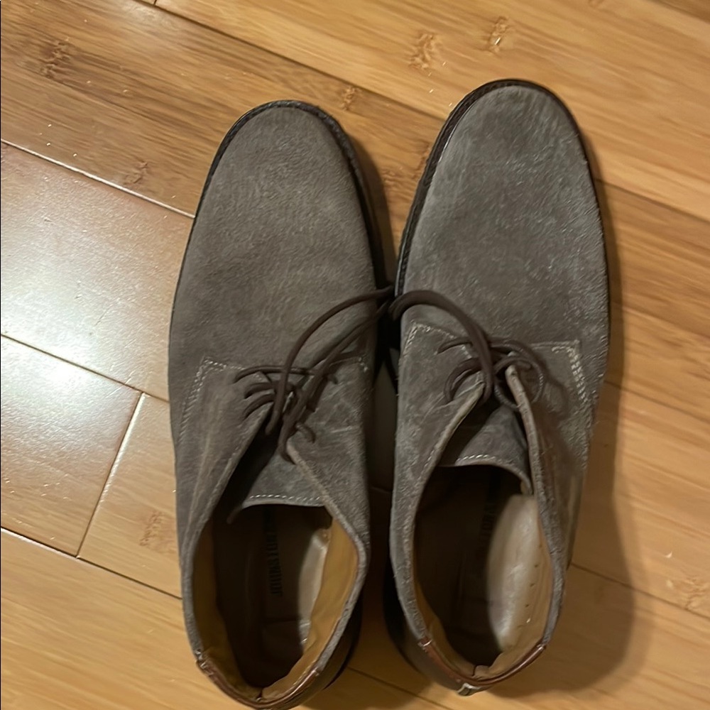 Johnston & Murphy Gray Chukka Boots